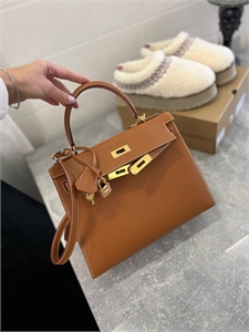 {{productViewItem.photos[photoViewList.activeNavIndex].Alt || productViewItem.photos[photoViewList.activeNavIndex].Description || 'Сумка Hermes Kelly , 28'}}