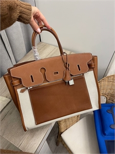 {{productViewItem.photos[photoViewList.activeNavIndex].Alt || productViewItem.photos[photoViewList.activeNavIndex].Description || 'Сумка Hermes Birkin 35 см'}}