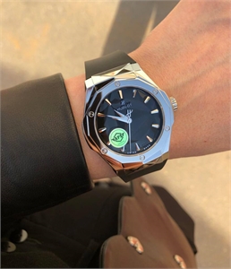 Часы Hublot 133540