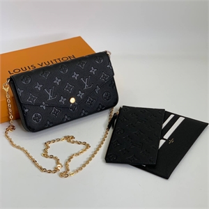 {{productViewItem.photos[photoViewList.activeNavIndex].Alt || productViewItem.photos[photoViewList.activeNavIndex].Description || 'Клатч LOUIS VUITTON'}}