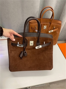 {{productViewItem.photos[photoViewList.activeNavIndex].Alt || productViewItem.photos[photoViewList.activeNavIndex].Description || 'Сумка Hermes Birkin 35см'}}