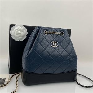 {{productViewItem.photos[photoViewList.activeNavIndex].Alt || productViewItem.photos[photoViewList.activeNavIndex].Description || 'Рюкзак CHANEL'}}