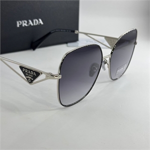 {{productViewItem.photos[photoViewList.activeNavIndex].Alt || productViewItem.photos[photoViewList.activeNavIndex].Description || 'Очки PRADA'}}