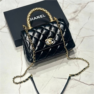 {{productViewItem.photos[photoViewList.activeNavIndex].Alt || productViewItem.photos[photoViewList.activeNavIndex].Description || 'Сумка CHANEL'}}