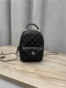 {{productViewItem.photos[photoViewList.activeNavIndex].Alt || productViewItem.photos[photoViewList.activeNavIndex].Description || 'Рюкзак Chanel'}}