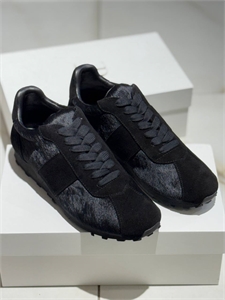 {{productViewItem.photos[photoViewList.activeNavIndex].Alt || productViewItem.photos[photoViewList.activeNavIndex].Description || 'Кроссовки THE ROW'}}