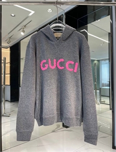 {{productViewItem.photos[photoViewList.activeNavIndex].Alt || productViewItem.photos[photoViewList.activeNavIndex].Description || 'Худи GUCCI'}}