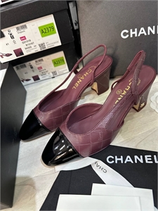 {{productViewItem.photos[photoViewList.activeNavIndex].Alt || productViewItem.photos[photoViewList.activeNavIndex].Description || 'Туфли CHANEL'}}
