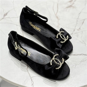 {{productViewItem.photos[photoViewList.activeNavIndex].Alt || productViewItem.photos[photoViewList.activeNavIndex].Description || 'Балетки CHANEL'}}