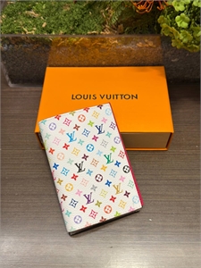 Обложка  LOUIS VUITTON 121557