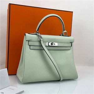 {{productViewItem.photos[photoViewList.activeNavIndex].Alt || productViewItem.photos[photoViewList.activeNavIndex].Description || 'Сумка HERMES'}}