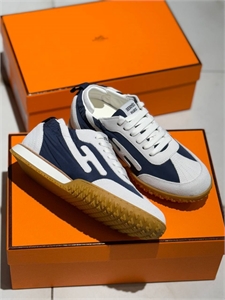 {{productViewItem.photos[photoViewList.activeNavIndex].Alt || productViewItem.photos[photoViewList.activeNavIndex].Description || 'Кроссовки HERMES'}}