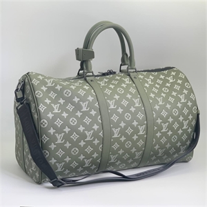 {{productViewItem.photos[photoViewList.activeNavIndex].Alt || productViewItem.photos[photoViewList.activeNavIndex].Description || 'Дорожная сумка  LOUIS VUITTON 50 см'}}