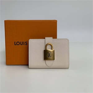 {{productViewItem.photos[photoViewList.activeNavIndex].Alt || productViewItem.photos[photoViewList.activeNavIndex].Description || 'Кошелек LOUIS VUITTON'}}