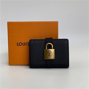 {{productViewItem.photos[photoViewList.activeNavIndex].Alt || productViewItem.photos[photoViewList.activeNavIndex].Description || 'Кошелек LOUIS VUITTON'}}