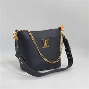 {{productViewItem.photos[photoViewList.activeNavIndex].Alt || productViewItem.photos[photoViewList.activeNavIndex].Description || 'Сумка LOUIS VUITTON'}}