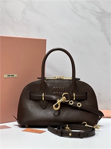{{productViewItem.photos[photoViewList.activeNavIndex].Alt || productViewItem.photos[photoViewList.activeNavIndex].Description || 'Сумка MIU MIU'}}