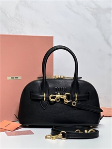 {{productViewItem.photos[photoViewList.activeNavIndex].Alt || productViewItem.photos[photoViewList.activeNavIndex].Description || 'Сумка MIU MIU'}}