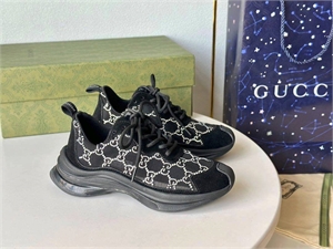 {{productViewItem.photos[photoViewList.activeNavIndex].Alt || productViewItem.photos[photoViewList.activeNavIndex].Description || 'Кроссовки GUCCI'}}