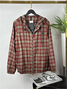 {{productViewItem.photos[photoViewList.activeNavIndex].Alt || productViewItem.photos[photoViewList.activeNavIndex].Description || 'Ветровка kiton'}}