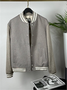 {{productViewItem.photos[photoViewList.activeNavIndex].Alt || productViewItem.photos[photoViewList.activeNavIndex].Description || 'Бомбер BC'}}