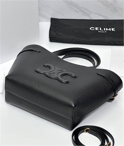 {{productViewItem.photos[photoViewList.activeNavIndex].Alt || productViewItem.photos[photoViewList.activeNavIndex].Description || 'Сумка CELINE'}}