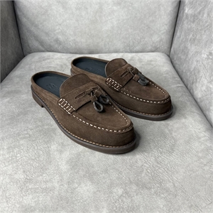 {{productViewItem.photos[photoViewList.activeNavIndex].Alt || productViewItem.photos[photoViewList.activeNavIndex].Description || 'Лоферы BRUNELLO CUCINELLI'}}