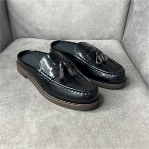 {{productViewItem.photos[photoViewList.activeNavIndex].Alt || productViewItem.photos[photoViewList.activeNavIndex].Description || 'Лоферы BRUNELLO CUCINELLI'}}