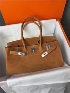 {{productViewItem.photos[photoViewList.activeNavIndex].Alt || productViewItem.photos[photoViewList.activeNavIndex].Description || 'Сумка HERMES'}}