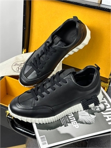 {{productViewItem.photos[photoViewList.activeNavIndex].Alt || productViewItem.photos[photoViewList.activeNavIndex].Description || 'Кроссовки Hermes'}}