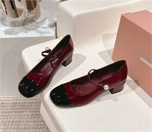 {{productViewItem.photos[photoViewList.activeNavIndex].Alt || productViewItem.photos[photoViewList.activeNavIndex].Description || 'Балетки CHANEL'}}