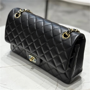 {{productViewItem.photos[photoViewList.activeNavIndex].Alt || productViewItem.photos[photoViewList.activeNavIndex].Description || 'Сумка CHANEL'}}