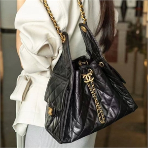 {{productViewItem.photos[photoViewList.activeNavIndex].Alt || productViewItem.photos[photoViewList.activeNavIndex].Description || 'Сумка CHANEL'}}
