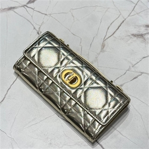 {{productViewItem.photos[photoViewList.activeNavIndex].Alt || productViewItem.photos[photoViewList.activeNavIndex].Description || 'Клатч DIOR'}}