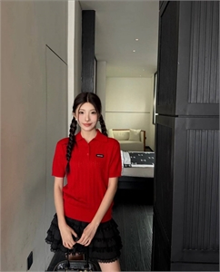 {{productViewItem.photos[photoViewList.activeNavIndex].Alt || productViewItem.photos[photoViewList.activeNavIndex].Description || 'Кофта  MIU MIU'}}