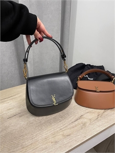 {{productViewItem.photos[photoViewList.activeNavIndex].Alt || productViewItem.photos[photoViewList.activeNavIndex].Description || 'Сумка YSL Voltaire'}}