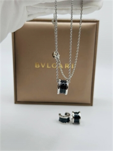 {{productViewItem.photos[photoViewList.activeNavIndex].Alt || productViewItem.photos[photoViewList.activeNavIndex].Description || 'Кулон BVLGARI 40 см'}}