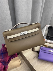 {{productViewItem.photos[photoViewList.activeNavIndex].Alt || productViewItem.photos[photoViewList.activeNavIndex].Description || 'Сумка Hermes Kelly'}}