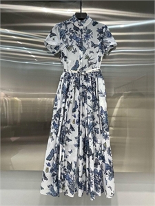 {{productViewItem.photos[photoViewList.activeNavIndex].Alt || productViewItem.photos[photoViewList.activeNavIndex].Description || 'Платье DIOR'}}