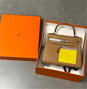 {{productViewItem.photos[photoViewList.activeNavIndex].Alt || productViewItem.photos[photoViewList.activeNavIndex].Description || 'Сумка HERMES'}}
