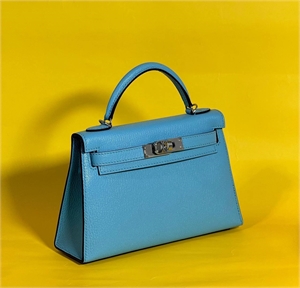 {{productViewItem.photos[photoViewList.activeNavIndex].Alt || productViewItem.photos[photoViewList.activeNavIndex].Description || 'Сумка HERMES'}}