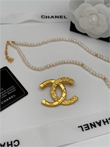 {{productViewItem.photos[photoViewList.activeNavIndex].Alt || productViewItem.photos[photoViewList.activeNavIndex].Description || 'Брошь CHANEL'}}