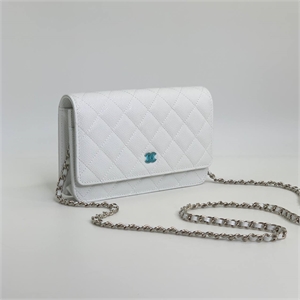 {{productViewItem.photos[photoViewList.activeNavIndex].Alt || productViewItem.photos[photoViewList.activeNavIndex].Description || 'Сумка CHANEL 19 см'}}