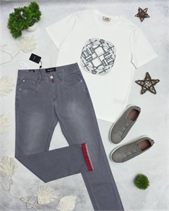 {{productViewItem.photos[photoViewList.activeNavIndex].Alt || productViewItem.photos[photoViewList.activeNavIndex].Description || 'Джинсы kiton'}}