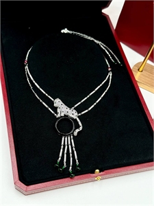 {{productViewItem.photos[photoViewList.activeNavIndex].Alt || productViewItem.photos[photoViewList.activeNavIndex].Description || 'Колье CARTIER Серебро 925 п'}}