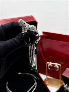 {{productViewItem.photos[photoViewList.activeNavIndex].Alt || productViewItem.photos[photoViewList.activeNavIndex].Description || 'Брошь CARTIER Серебро 925 п'}}