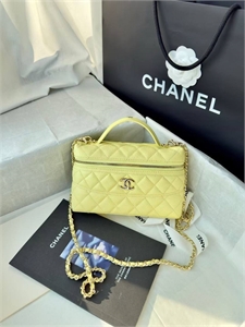 {{productViewItem.photos[photoViewList.activeNavIndex].Alt || productViewItem.photos[photoViewList.activeNavIndex].Description || 'Сумка CHANEL'}}