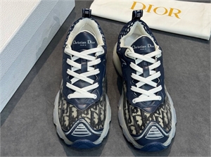 {{productViewItem.photos[photoViewList.activeNavIndex].Alt || productViewItem.photos[photoViewList.activeNavIndex].Description || 'Кроссовки DIOR'}}