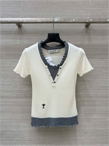 {{productViewItem.photos[photoViewList.activeNavIndex].Alt || productViewItem.photos[photoViewList.activeNavIndex].Description || 'Кофта DIOR'}}