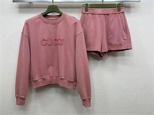 {{productViewItem.photos[photoViewList.activeNavIndex].Alt || productViewItem.photos[photoViewList.activeNavIndex].Description || 'Костюм GUCCI'}}